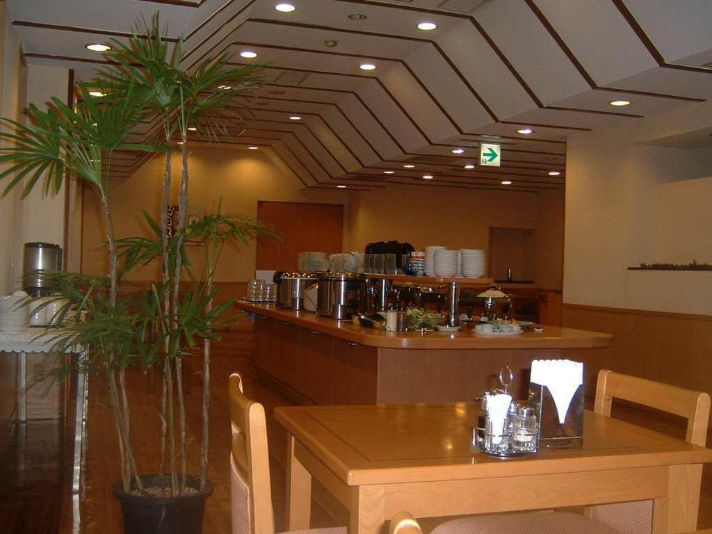 Hotel Route-Inn Nagaoka Ekimae Екстер'єр фото
